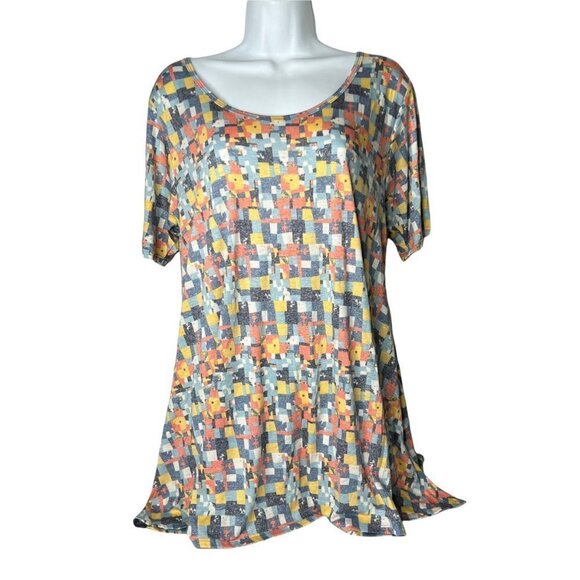 LuLaRoe Tops - LuLaRoe Perfect T Shirt Size M